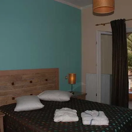 Spiti Nikos 3* Danilia