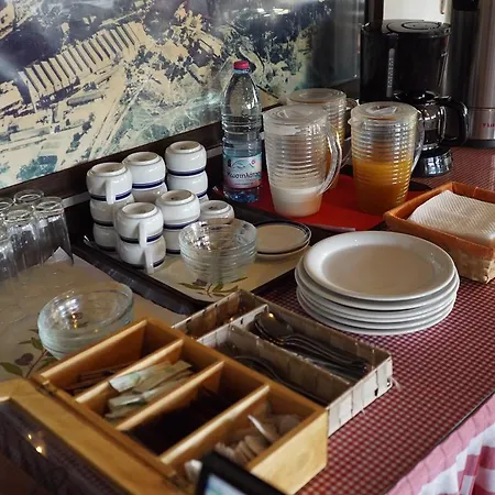 Spiti Nikos 公寓式酒店 3*