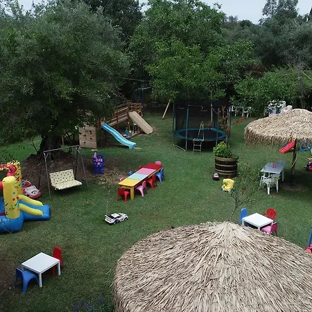 Spiti Nikos 公寓式酒店 3*