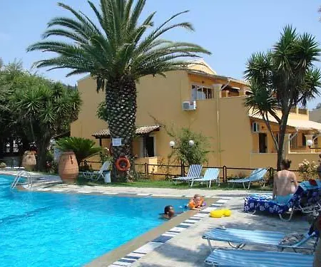 Spiti Nikos 3* Danilia