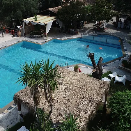 Spiti Nikos 3*