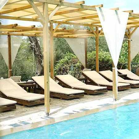 Spiti Nikos Aparthotel 3*