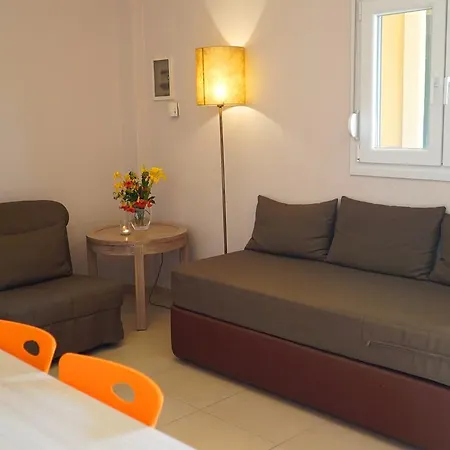 Spiti Nikos 3* Danilia