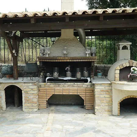 Spiti Nikos 3*