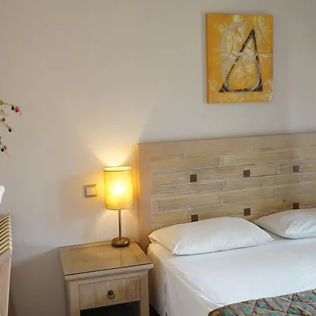 Spiti Nikos 3*