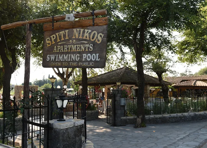 Spiti Nikos 3* Danilia