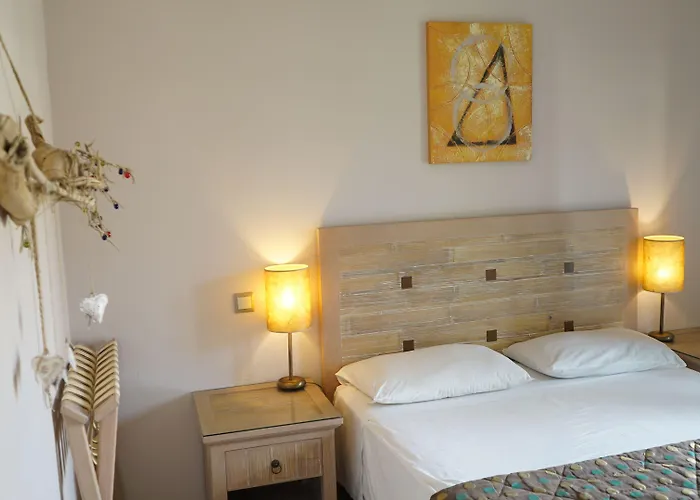 Spiti Nikos 3* Danilia