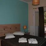 Spiti Nikos 3* Danilia