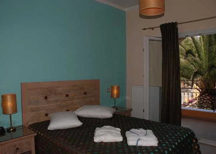 Spiti Nikos 3* Danilia