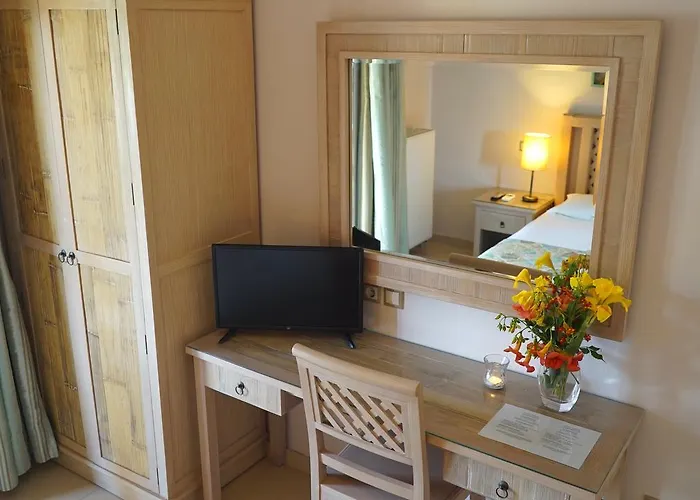 Spiti Nikos 3*